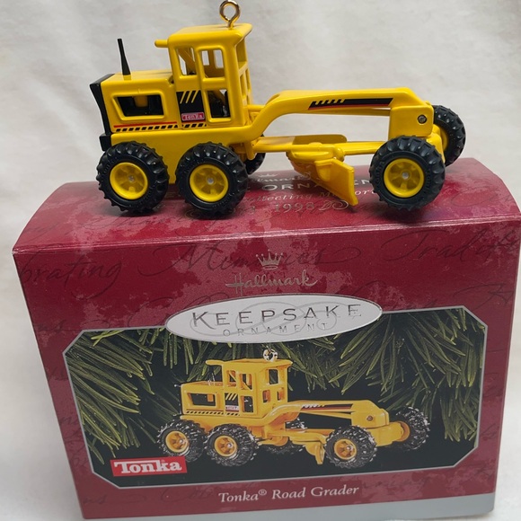 TONKA Road Grader Hallmark Ornament - Picture 3 of 9
